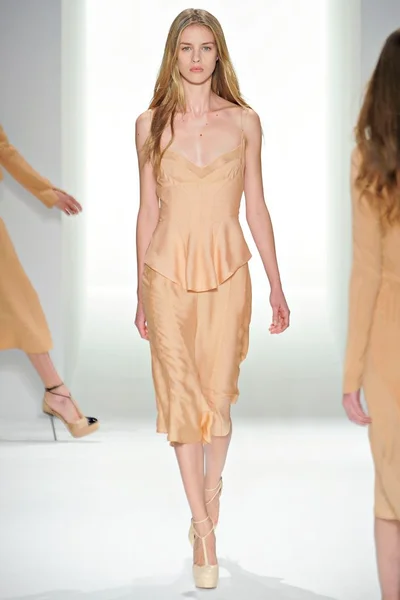 Look 7